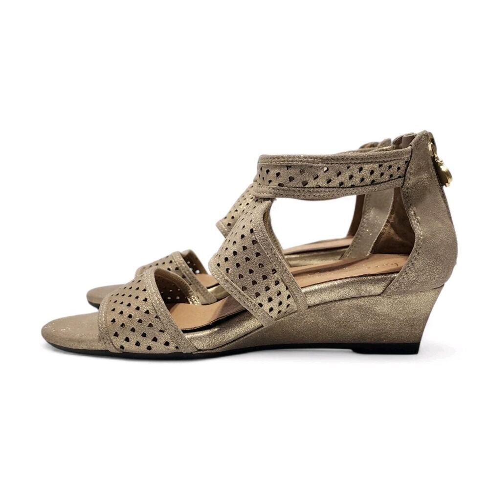 Bettye Muller Concept Gold Comfort Womens Size 6 Leather Wedge Perforated Sandal - Picture 5 of 8